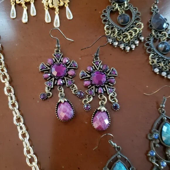 8 piece Bohemian Costume jewelry lot necklace earrings locket bracelet - Picture 10 of 11